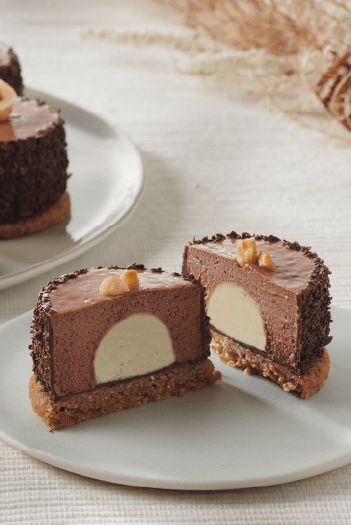 Valrhona Collection recipe Triple chocolate hazelnut cake